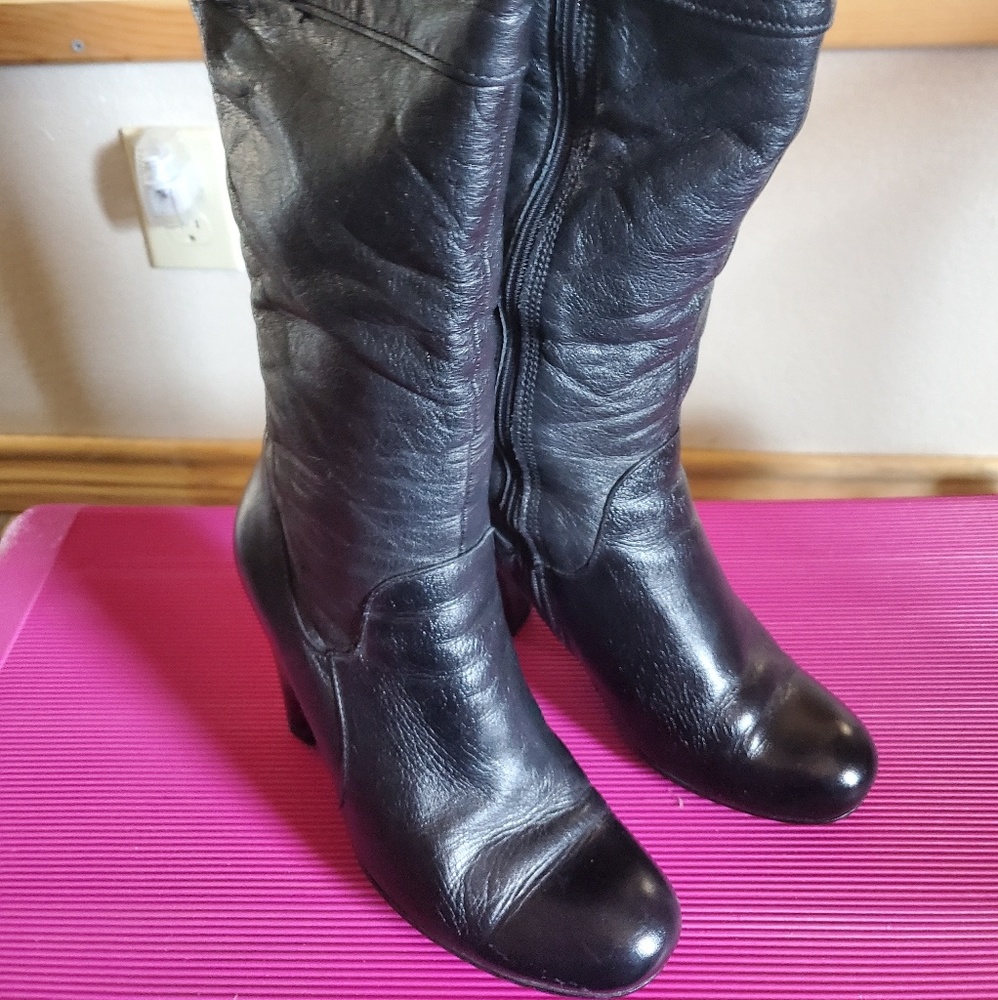 Black clark leather boots